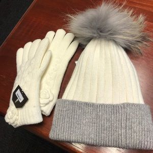 NWT rabbit fur Pom Pom hat and gloves